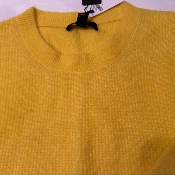 Banana Republic Aire Crew-Neck Sweater Yellow Size Small NWT - Picture 8 of 9